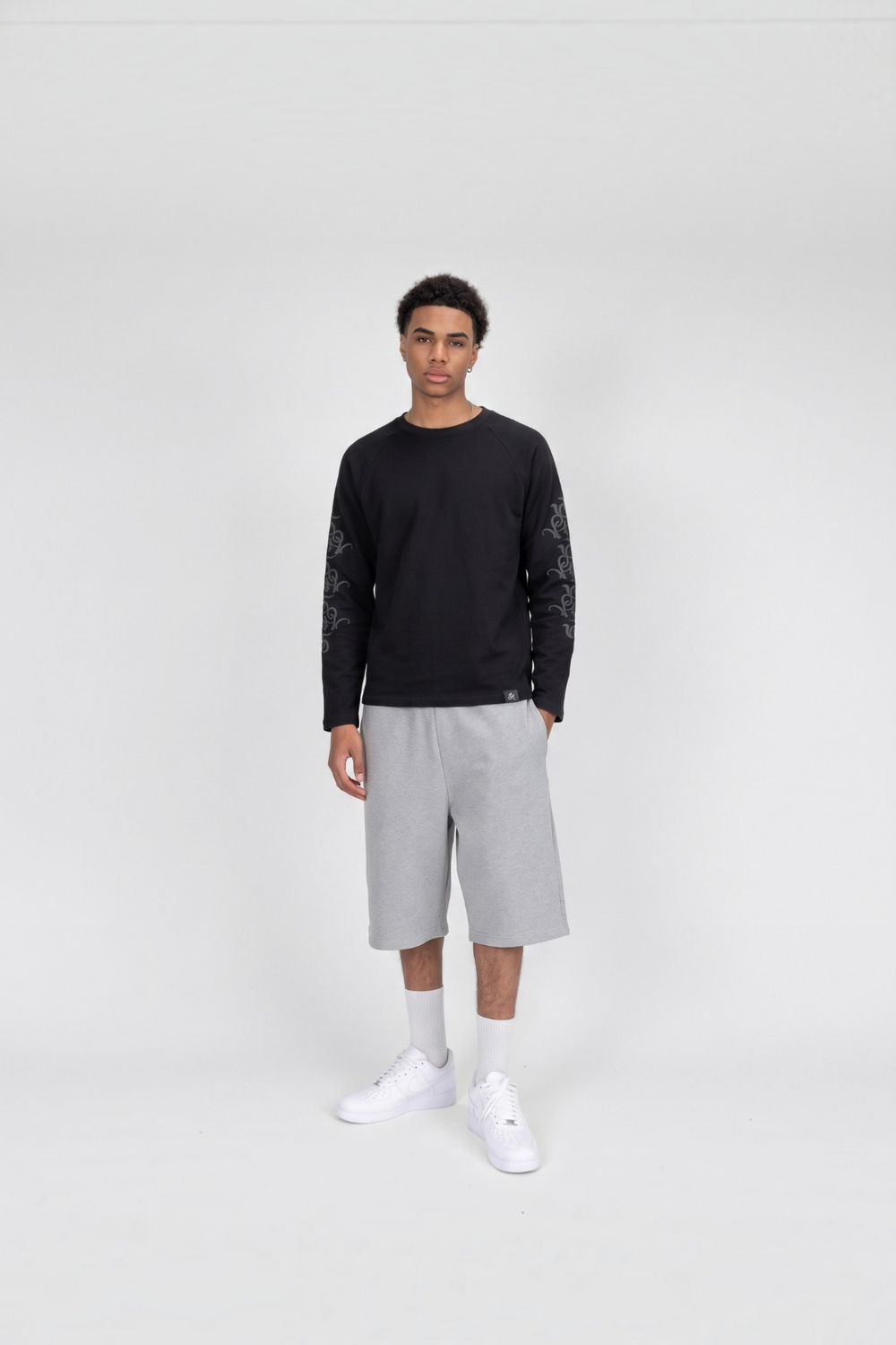 SORVEA Insignia Longsleeve Black – Model-Foto