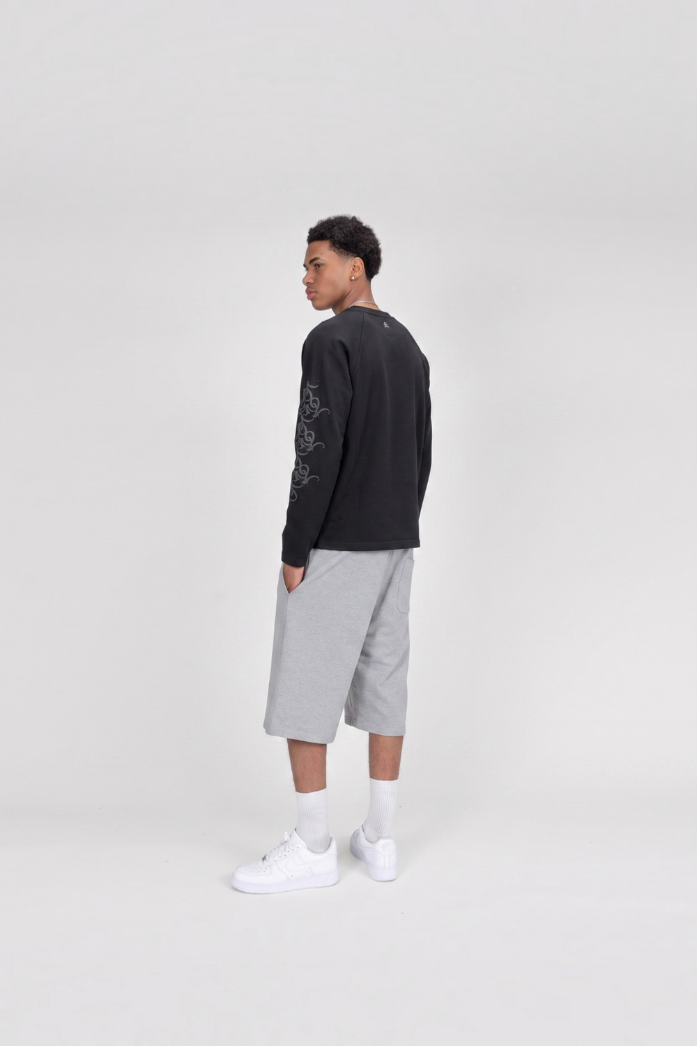 SORVEA Insignia Longsleeve Black – Model-Foto
