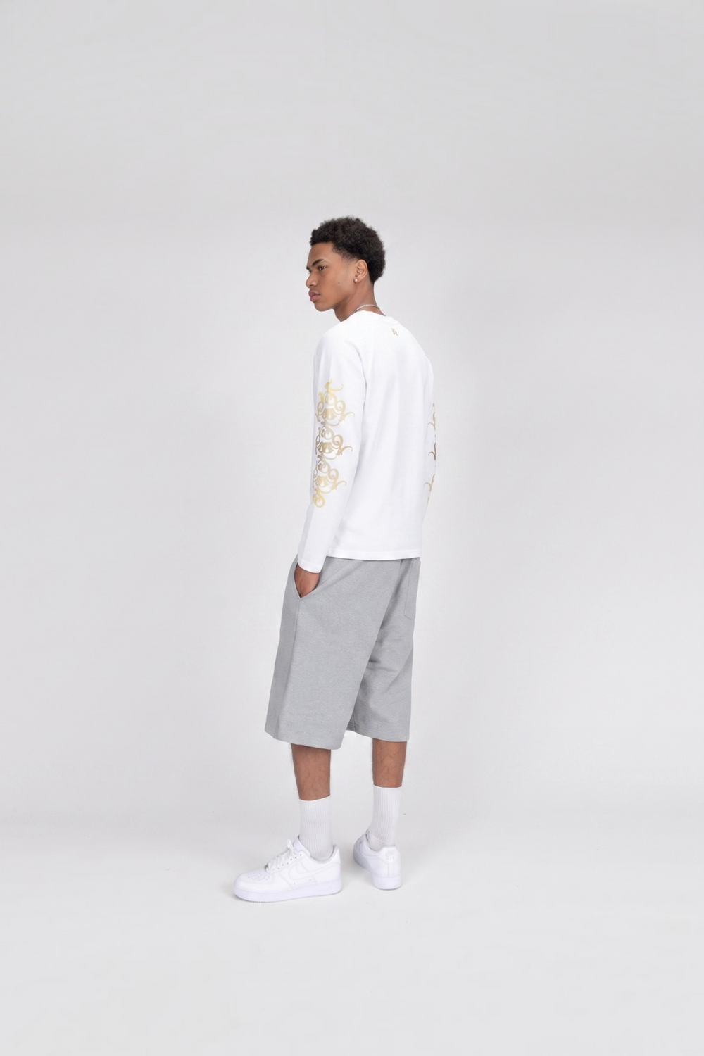 SORVEA Insignia Longsleeve White – Model-Foto