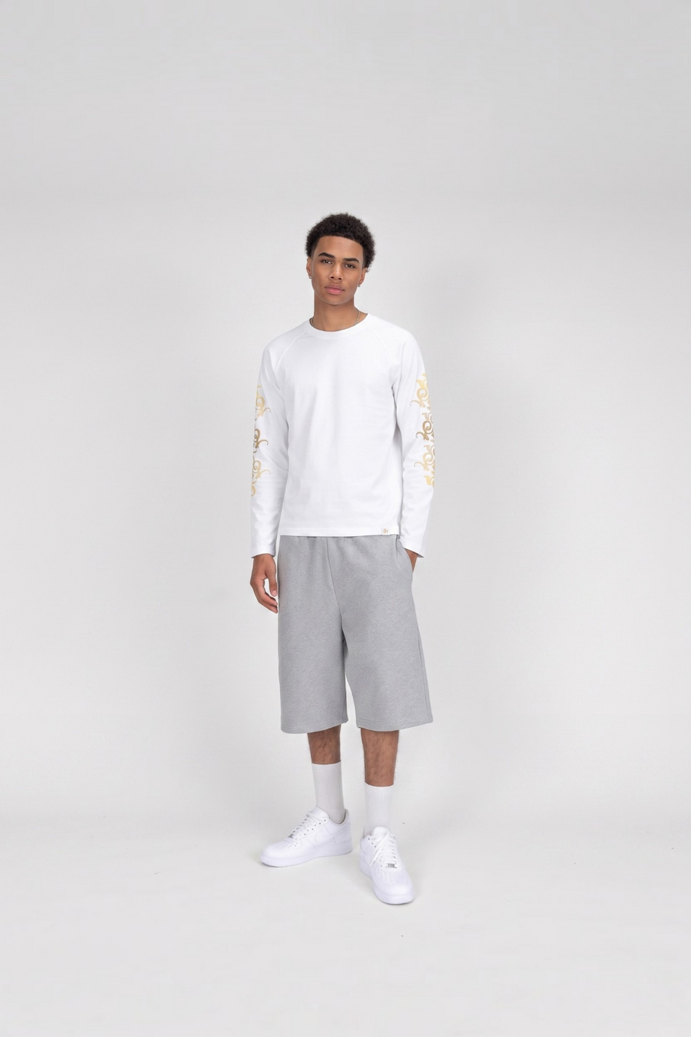 SORVEA Insignia Longsleeve White – Model-Foto
